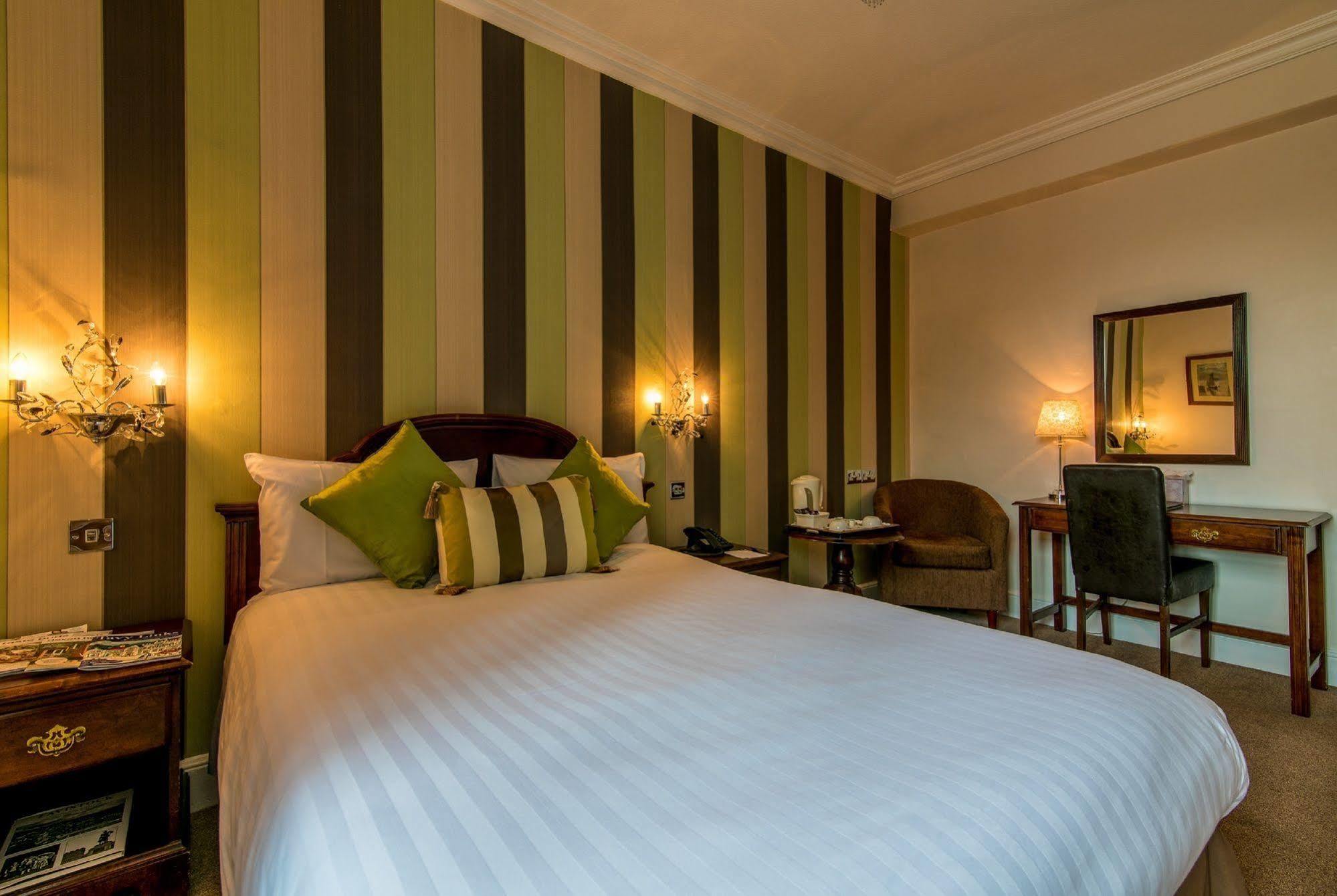 Bedford Hotel 태비스톡 외부 사진